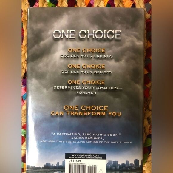 DIVERGENT  - Picture 2 of 2